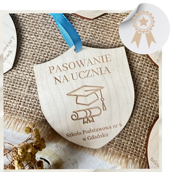 Pasowanie na Ucznia Order Pamiątka Prezent Drewniany Medal z Grawerem