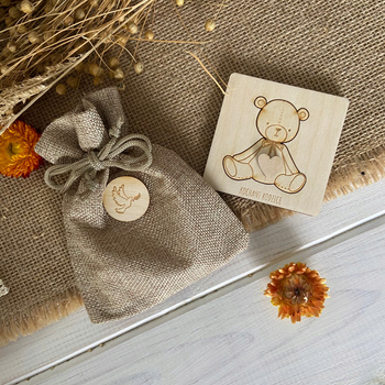 Kochani Rodzice Zostaniecie Dziadkami MISIU 8x8 cm + woreczek jutowy Grawer