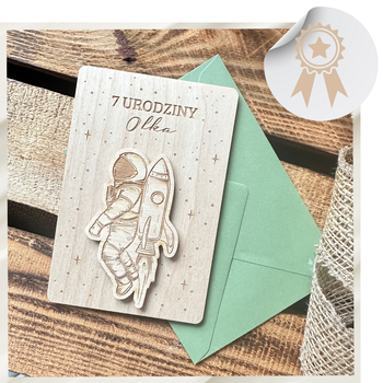 Drewniana Kartka na Pierwsze Urodziny KOSMOS Roczek Pamiątka na 2 3 4 5 Lat Imię