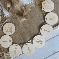 Baner Imię Girlanda do Pokoju Chorągiewki Drewno - 1 literka -